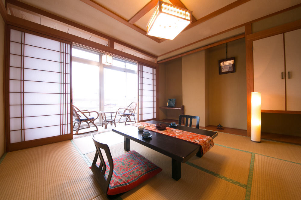 Hotel Koraku Beppu Esterno foto